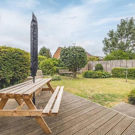 3-Bed Family Home With Parking & Large Garden Windsor Eksteriør bilde