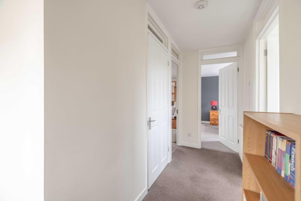3-Bed Family Home With Parking & Large Garden Windsor Eksteriør bilde